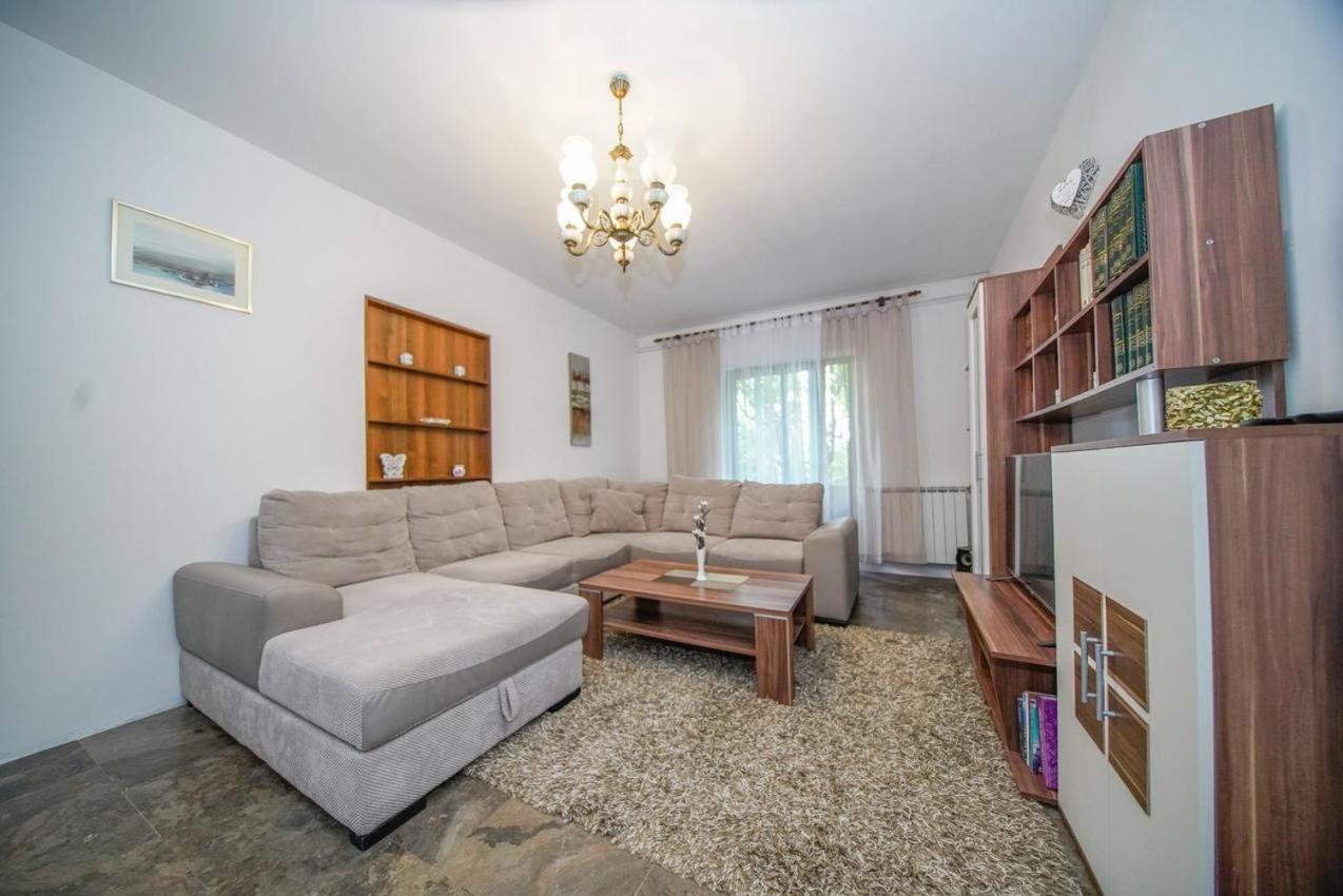 Apartman Mate Splitska Exterior foto